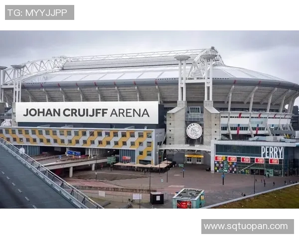 克鲁伊夫遗产：足球哲学与战术创新的永恒影响